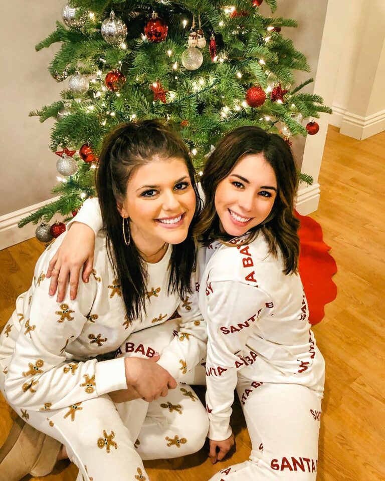 Molly Tarlov Instagram - These matching pajamas were a great idea until we started playing Mafia and everyone assumed we were in cahoots the whole time (we were) 🎄 🕎🍭🍼🍩