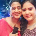 Monisha Vijay Instagram - Sun Kudumbam Virudhugal 2023 ✨ Ethirneechal fam🖤 Thanks for the amazing gifts @suntv ❤️ @kaniha_official @haripriyaa_official @madhumitha.h_official @priyadharshinikishoreneelakndn @vaishnavi_naaiyak @suntv . . #ethirneechalserial #ethirneechalactor #ethirneechal #ethirneechaldharshini #suntv #suntvserial #sunawards #suntvawards #sunkudumbamviruthugal #sunkudumbamvithugal2023 #suntvserials #suntvserialactress #suntvshows #award #trending