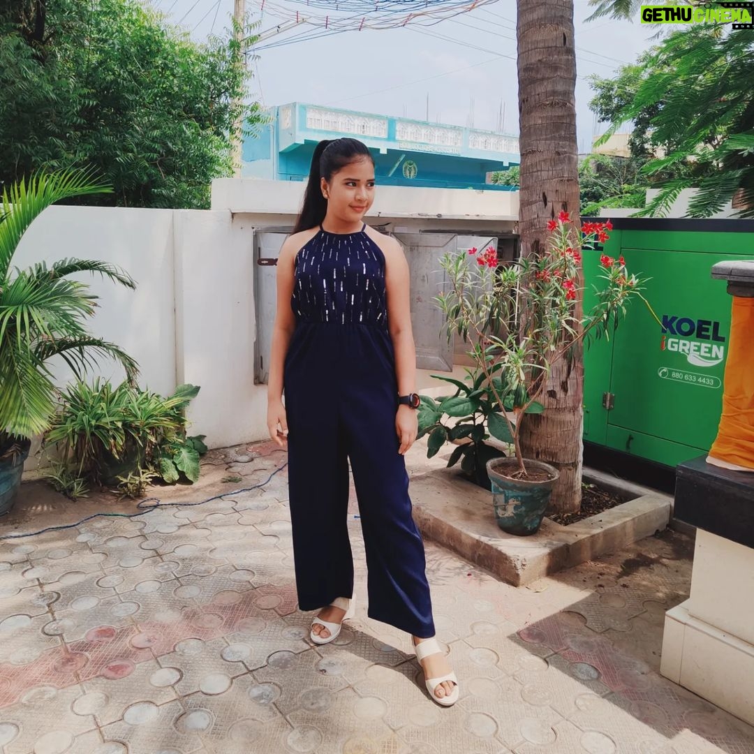 Monisha Vijay Instagram - Optimistic ✨ . . #optimistic #optimisticvibes #positivevibes #positivequotes #goodmorning #goodvibes #modelling #fashion #fashionstyle #moderndress #bluedress #blue #fashiondress #modelshoot #photoshoot