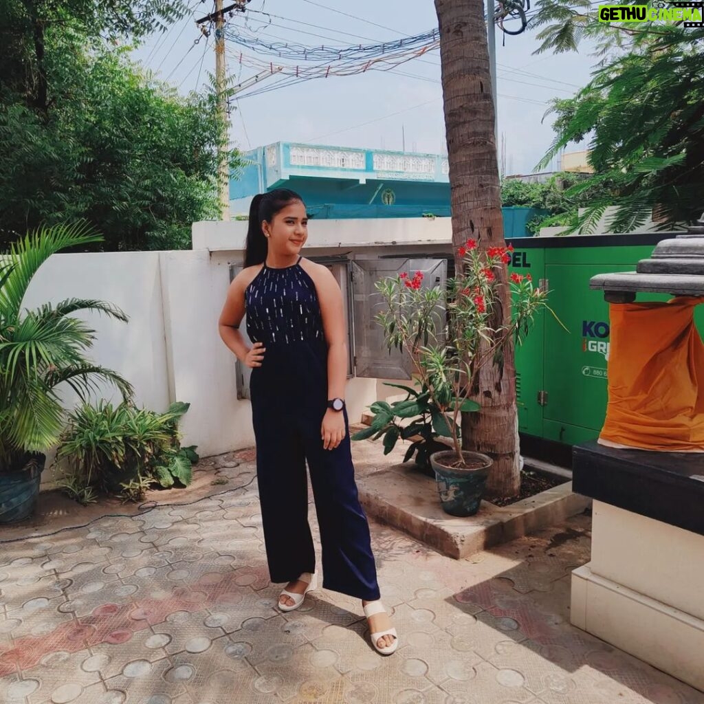 Monisha Vijay Instagram - Optimistic ✨ . . #optimistic #optimisticvibes #positivevibes #positivequotes #goodmorning #goodvibes #modelling #fashion #fashionstyle #moderndress #bluedress #blue #fashiondress #modelshoot #photoshoot