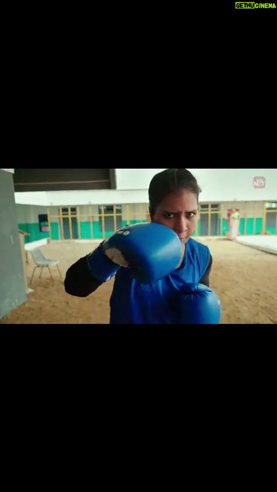 Monisha Vijay Instagram - When dharshini decides to fight back 🥊 @coach_balag @suntv . . #ethirneechalserial #ethirneechal #ethirneechalonsuntv #suntv #suntvserial #kickboxingtraining #kickboxer #kickboxing #boxingtraining #boxer #boxing #superwoman #supergirl #girlpower #womenempowerment #womensupportingwomen #trendingreels #trending #reelsinstagram #reelsvideo #instagood #instaboxing #instakickboxing #boxingscene #dharshini #instatalent #fightingscene #martialarts