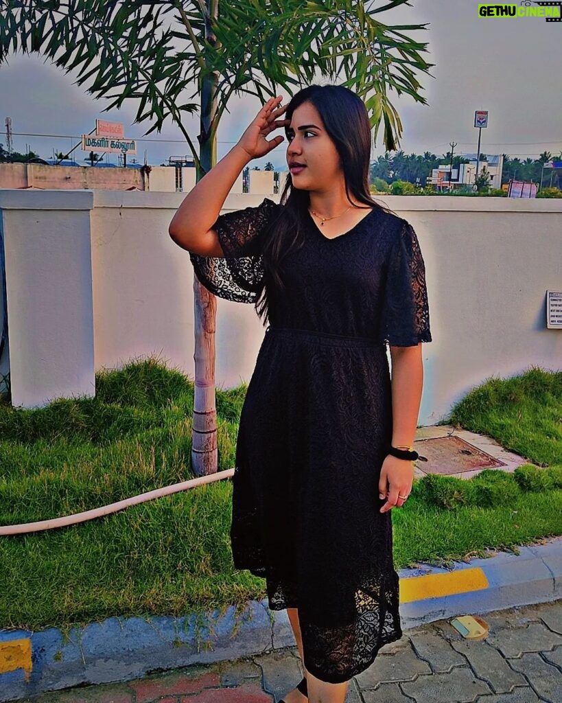 Monisha Vijay Instagram - You do you ♡ #monishavijay #instagood #instapose #instacool #instaphoto #instapost #instafashion #fashionmodel #blackdress #blacklove #ethirneechal #ethirneechalserial #suntv #instamood #fashionstyle