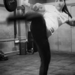 Monisha Vijay Instagram - If something stands between you and your success, move it. Never be denied. #hustlehubgym #kick #kickboxing #suntvserialactress #ﬁtness #personaltrainer #strengthtraining #suntvethirneechal #celebrity #chennaikickboxing #annanagarfitness #chennaifitness Anna Nagar West Extension