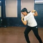 Monisha Vijay Instagram - Jehda nasha 💥 @ethirneechal_officiall @yuva_raj_sura #jehdanasha #jedanasha #jehdanashasong #jehdanashadance #jedanashadance #dance #style #ethirneechal #ethirneechalonsuntv #ethirneechalserial #dharshini #ethirneechaldharshini #suntv #gunasekaran #ethirneechalactor #westerndance #instadance #instadancer #reelsinstagram #reelitfeelit #instatrending #trending #trendingreels #trendingsongs #bollywood #instafashion #instaviral