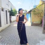 Monisha Vijay Instagram - Pongal Vibes💙 PS: Thanks to @varshavijay_official #pongal #pongalkolam #pongalcelebration #pongalopongal #pongal2023 #pongalvibes #pongaldress #modern #model #instafashion #instamood #instatrending #instatrend #trendingdress #sareefashion #saree #style #stylefashion #stylish #stylishlook #monishavijay #blue #bluelove #actor #suntvserialactress