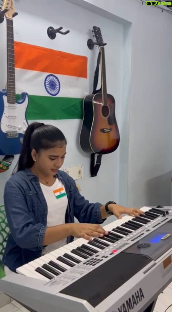 Monisha Vijay Instagram - Bharat humko 🇮🇳 Jaan se pyara hai✨ Happy 75th Independence day🇮🇳 . . #independenceday #75thindependenceday #75independenceday🇮🇳 #bharat #bharathumkojaansepyarahai #india #indian #tamizhatamizha #patriotism #keyboard #piano #pianocover #pianomusic #pianosolo #keyboardplayer #keyboardcover #music #pianocovers #instagood #instaindia #instapiano #instakeyboard #instareels #reelitfeelit #reelsındia #reelsinstagram