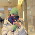 Moon Ji-Ae Instagram - 1. 미라클모닝은 못해도 모닝사우나를 실천하고 있는 요즘, 아침 컨디션이 얼마나 중요한지 체감하고 있어요. 사진은 거의 #나좀살려줘 2-3. 겨울 최약체 주제에 웬만한 약속은 걸어다니는 뚜벅이인 저에게 Robert Mackie의 장갑, 모자, 머플러가 넘나 유용하고요. 4. 생활명품애가 라이프 영역으로의 확장을 꿈꾸고 있습니다. 그 첫 스타트는 콤팩트하고 아름다운 Daily Archive - Diary 로 결정했고 오늘 여러분께 보내드릴 준비작업을 마쳤습니다. 나에게, 친구에게 의미있는 선물이 되길 바라요. 5. 코트는 너무 일찍 끝나버렸고 대기하시는 분들도 많은 상황.. 상품이 부족해서 요즘 맨날 죄송함다.. ㅠ