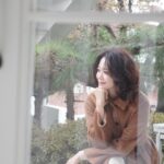 Moon Ji-Ae Instagram - 1. 미라클모닝은 못해도 모닝사우나를 실천하고 있는 요즘, 아침 컨디션이 얼마나 중요한지 체감하고 있어요. 사진은 거의 #나좀살려줘 2-3. 겨울 최약체 주제에 웬만한 약속은 걸어다니는 뚜벅이인 저에게 Robert Mackie의 장갑, 모자, 머플러가 넘나 유용하고요. 4. 생활명품애가 라이프 영역으로의 확장을 꿈꾸고 있습니다. 그 첫 스타트는 콤팩트하고 아름다운 Daily Archive - Diary 로 결정했고 오늘 여러분께 보내드릴 준비작업을 마쳤습니다. 나에게, 친구에게 의미있는 선물이 되길 바라요. 5. 코트는 너무 일찍 끝나버렸고 대기하시는 분들도 많은 상황.. 상품이 부족해서 요즘 맨날 죄송함다.. ㅠ