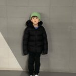 Moon Ji-Ae Instagram - 1. 이번 크리스마스에 아들을 위해 준비한 엄마 선물은 코르테즈. 제 맘에 쏙 드네요. 2. 오늘 식사 자리에는 온 가족 귀엽게(?) 비니로 통일했습니다. 어쨌든 여러분 행복한 하루 보내셨길 바라요. 내년엔 우리 모두 더 행복할 거예요 3. #크리스마스세일 오늘밤 12시까지예요. 정말이지 엄청난 주문이라 저희는 오늘 종일 배송작업에 들어갈 수 밖에 없었지만 고객들의 신나는 마음은 저 역시 춤추게 하더라고요. 4. 주문 조합들이 너무나 좋았어요. 상하의 컬러 선택, 내년 봄 필수 셔츠 쟁이기 등 베이직하면서 패셔너블한 감각 최고 🙌