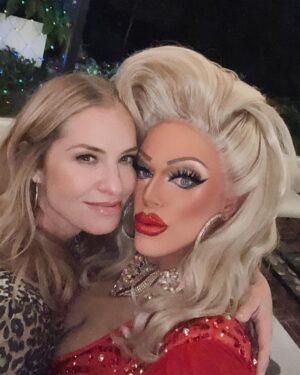 Morgan McMichaels Instagram - Oh ya know just happened to be lucky enough to get to meet the very fabulous @lesliegrossman !! So I’m doing this private birthday party for a fabulous diva @lukasthimm and his fabulous little cousin Eva , in the audience is the amazing Leslie , We got to have a great time together and had the best chat ! She really took the time to hang out and talk some fun shit !!! When I tell you she was really awesome ! Of course we had to talk about @pandoraboxx and her fabulous Leslie Grossman/Margaret booth moment !!!