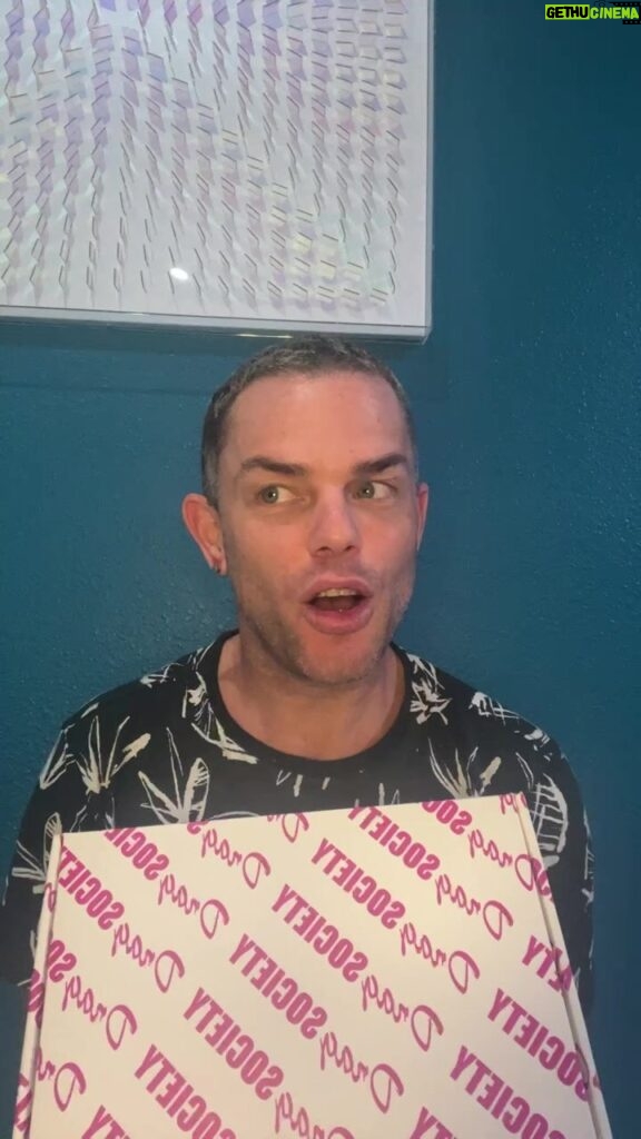 Morgan McMichaels Instagram - UNBOXING MY @drag.society box and talking the good talk and answering questions with the fabulous people that came to say hi !!! You can go to Dragsociety.com for my box !!! Los Angeles, California