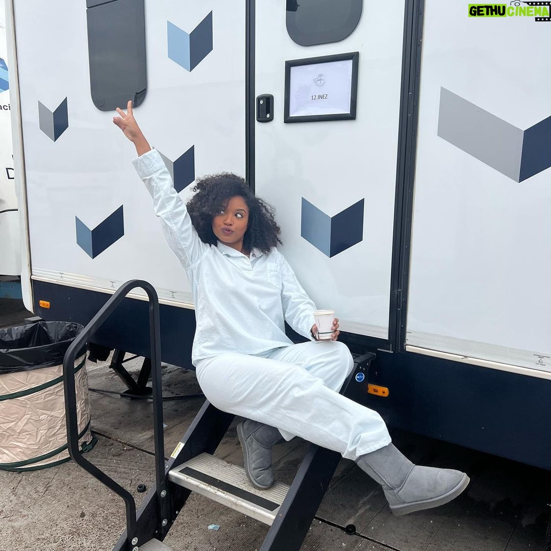 Moriah Brown Instagram - Ya’ll, I still can’t believe we just wrapped a movie and got to film it in London‼️ Had the best experience. #staytuned #comingsoon #netflix London UK