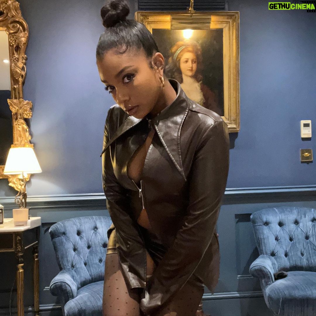 Moriah Brown Instagram - Ya’ll, I still can’t believe we just wrapped a movie and got to film it in London‼️ Had the best experience. #staytuned #comingsoon #netflix London UK