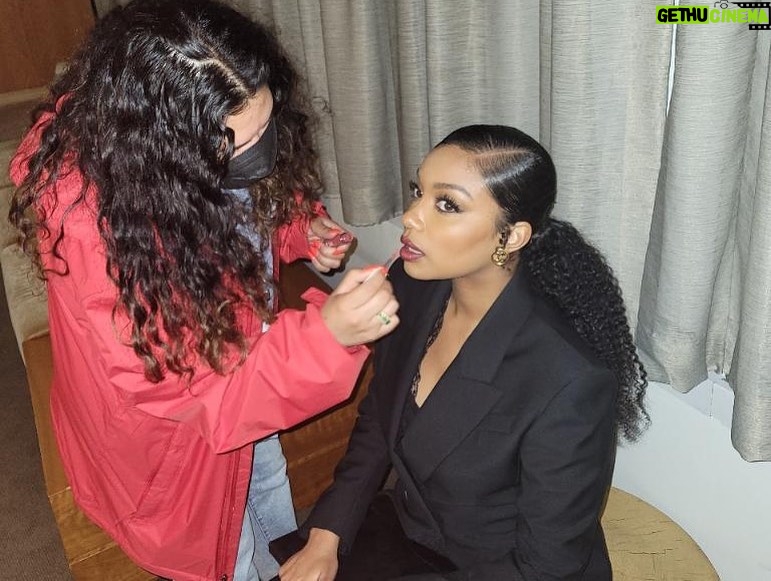 Moriah Brown Instagram - BTS flix🖤 Makeup and hair by the best. @msruthiemakeup x @hairbyjuanita ✨ Wall Street, New York