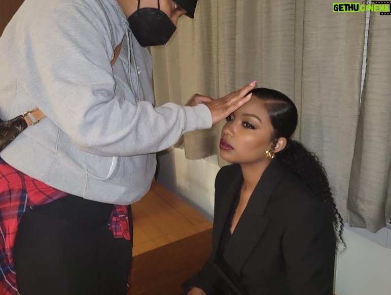 Moriah Brown Instagram - BTS flix🖤 Makeup and hair by the best. @msruthiemakeup x @hairbyjuanita ✨ Wall Street, New York