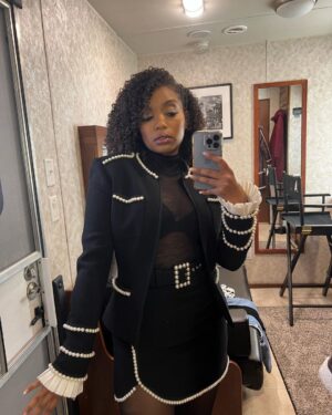 Moriah Brown Instagram - Forgot to post the details of THE FIT‼️From episode ✌🏾@ghoststarz - Pls enjoy the deets including hair and makeup by the best! 

Hair: @jaimealcivar ➰ 
Mua: @msruthiemakeup 💄
Fit: @chanelofficial ✨