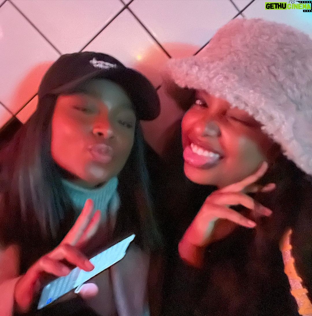 Moriah Brown Instagram - Issa London Tingππ€βοΈππΎββοΈ London, United Kingdom