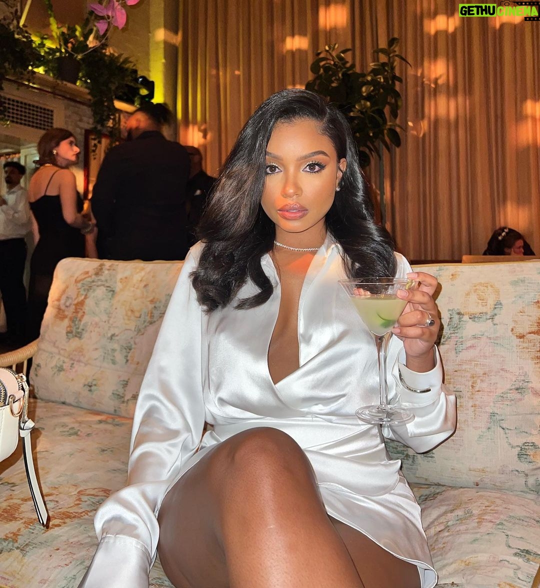 Moriah Brown Instagram - Send me the location📍- Needless to say the @bafta after party was a success! Ran into old friends and made some new. Thank you @netflix @netflixuk for having me✨ Chiltern Firehouse