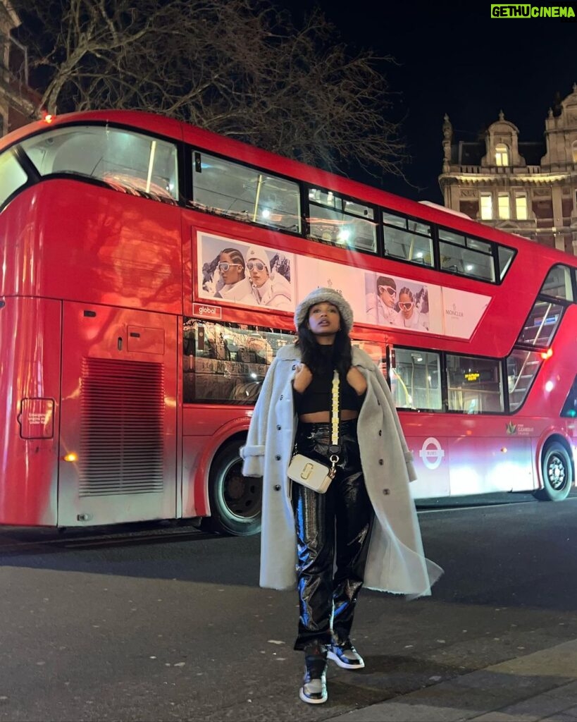 Moriah Brown Instagram - Issa London Ting🚏🖤☕️💂🏾‍♀️ London, United Kingdom