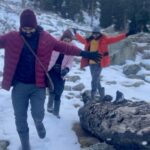 Mridula Vijay Instagram - Captured some good moments while trekking the Gulmarg snow mountain 🏔️ #friendship #coupletrip Gulmarg, Kashmir