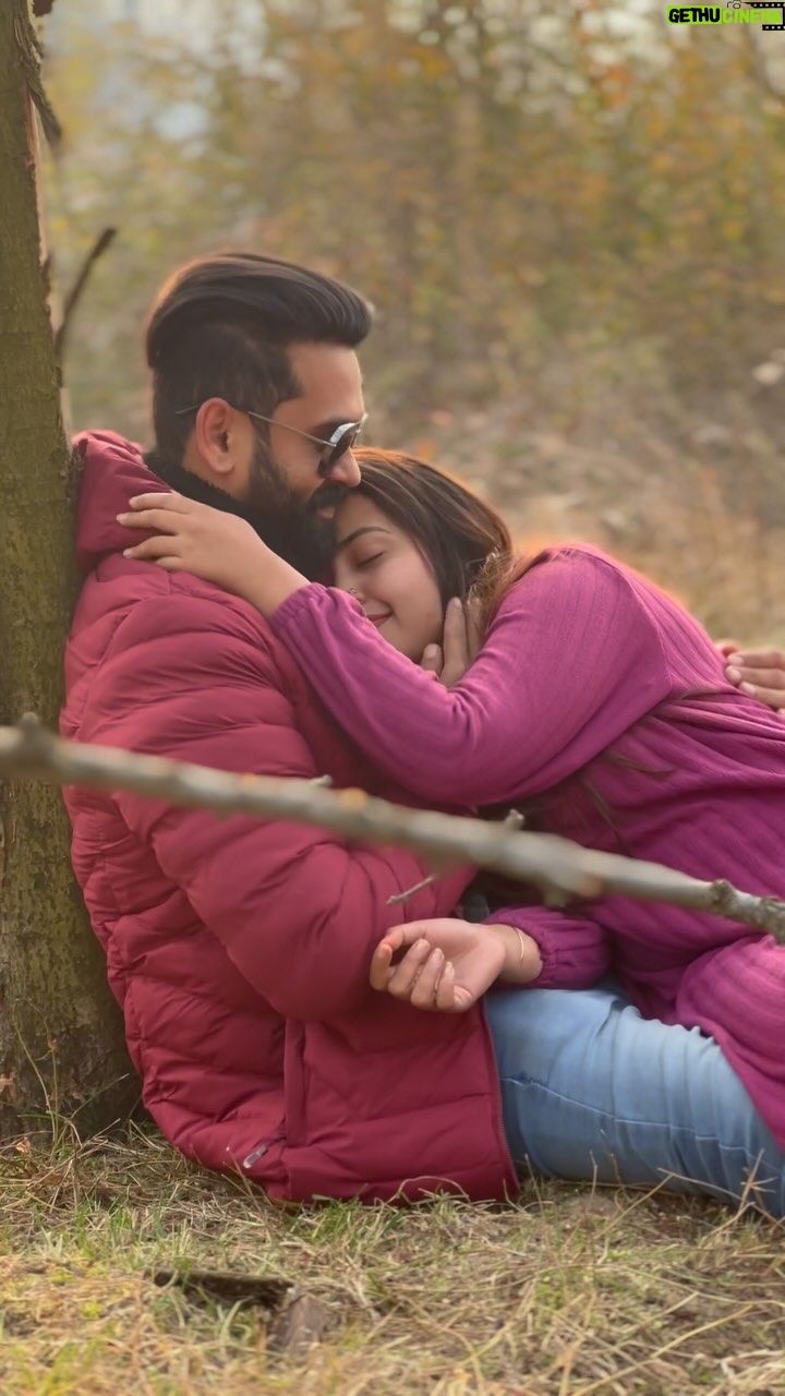Mridula Vijay Instagram - Kashmir love stories🥰 With @yuvakrishna_official Vc @meera_kar