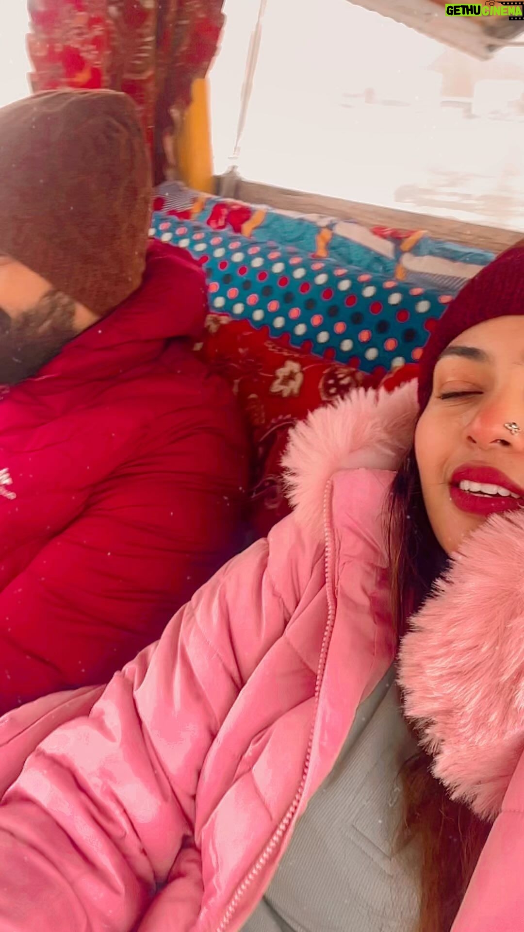 Mridula Vijay Instagram - Our next destination… Srinagar ❄️