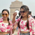 Mridula Vijay Instagram - Getting a friend like you is something priceless to me ❤️ from our 7th standard to this moment is a long and beautiful journey .. our endless talks, unforgettable memories unbearable secrets😂, beautiful dreams everything is just a blessing and we will never get tired of it 😍 its still a wonder how our lives have everything in common 😉As a friend you are a true gift from the god ammu ❤️ and i promise you that i will be there with you for all your good and bad times and will be supporting you for all your challenges ❤️ i love you i love you i love you dearest @mridhulavijai 😘 its just a beginning for our wonderful trips , More to come ❤️