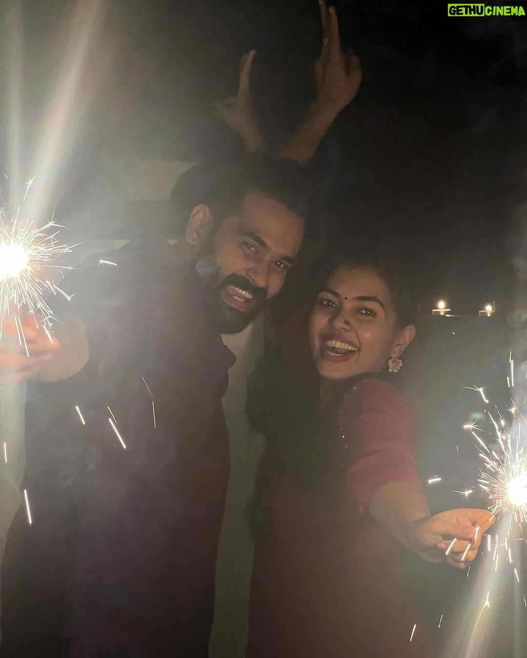 Mridula Vijay Instagram - The festival of lights just around the corner. Wish you all a Happy Diwali 🪔 Clicked by @parvathy_anuz