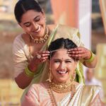 Mrunmayee Deshpande Instagram – 25.12.2023
.
.
.
.
.
#weddingseason #weddings #weddingphotography #photography #indianwedding #mrunmayeedeshpande #gautamideshpande #weddingday #weddingphotographer Wildernest Hilltop Resort