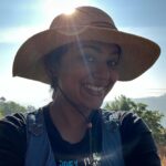 Mrunmayee Deshpande Instagram – आणि माझ्या डोक्यात प्रकाश पडला…. 
@neilandmomo farms 
#nomakeupselfie #happiness #happyface #selfie #farm #farmlife