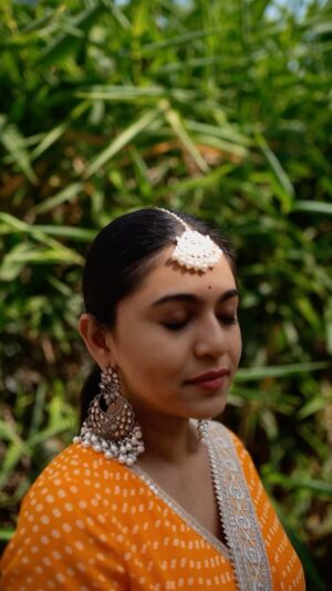Mrunmayee Deshpande Instagram - Gautami is getting married… part - 1
#SwaG #lafdi 

Wedding outfit styling - 
@ketaki_ashish @stylebyk2
Phaotography - @sarrikaaaaaa @shoot_karnewala 
Mrunmayee Wardrobe - @designer_kazbee
MUA @priyanakpore_makeupartist
Jewellery- @sorayaajewels_ 
Swapnil’s Wardrobe - @vaanis_official
Aesthetics and Skincare @thefacestudio.in @_prajakta.kulkarni_