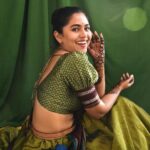 Mrunmayee Deshpande Instagram – ❤️

@k2fashioncloset @ketaki_ashish @sarrikaaaaaa 
.
.
.
.
.
.
#fashion #style #love #instagood #like #photography #beautiful #mrunmayeedeshpande #mehndi #mehendidesign