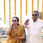 Mrunmayee Deshpande Instagram – १ –  बायकांची नेहेमीची pose – नवऱ्याचं ऐकायचं नाही!
२ – आई बाबांची नेहेमीची पोज़- तू गप्प बस इती आई.. हाणीन धरून इती बाबा… 
स्थळ – गौतमीचं लग्न!! 
Photo credit- माझा लाडका भाऊ – @nishantdeshpande11