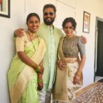 Mrunmayee Deshpande Instagram - Ubhayantaa nnaa ashirwaad.. vagaire.. vagaire.. ( Baaki house party madhe... 😄 ) May loads and loads of love keep you happy & healthy all life long @gautamideshpandeofficial @swanandtendulkar ❤️ @mrunmayeedeshpande @swapnilrao11 I love you both and you know it!!! 😘😘 @sarangsathaye thank you for the shoe tips 😄 Last pic clicked by the sweetest @nikmahajan 🫠😍🤗 . I am wearing my favorite @mantramugdha_sarees ❤️ . . #extendedfamily #lilone #gothitched #weddingseason #weddings #indianwedding #Sukhada #SukhadaKhandkekar #mrunmayideshpande #gautamideshpande #stayblessed