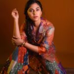 Mrunmayee Deshpande Instagram – Outfit: @amroodindia
Makeup: @sujatakadam_ 
Hairstyle: @snehakelkar906
Pic: @sarrikaaaaaa