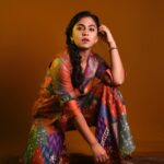 Mrunmayee Deshpande Instagram – Outfit: @amroodindia
Makeup: @sujatakadam_ 
Hairstyle: @snehakelkar906
Pic: @sarrikaaaaaa