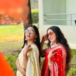 Mrunmayee Deshpande Instagram – #sisters #funtimes #engagement 
Pc – @swanandtendulkar