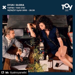 Murat Eken Instagram - Evveeet sezonu açıoruz genjlerr.. 🚀💪🕺🏻🎉 19 Eylül ilk oyun.. @toyistanbul ’da oluciyz...
Sonra way nerdesin, ay göremiyoruz, oy çok özledik edebiyatına girmeyelim..
#yeni #oyun #yenisezon
#gloria #tiyatro #tiyatrobirkezyaşanır 
@tiyatroyanetki #tiyatrolarcomtr