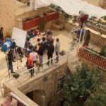 Murat Eken Instagram – Bir gemidir set; ve çalışanları da çalmaya devam eden orkestrasıdır, Titanik batar iken…