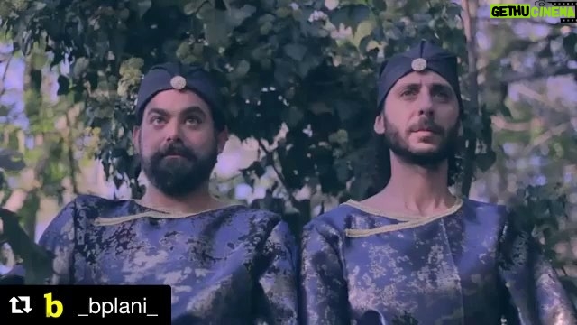 Murat Eken Instagram - ne? son 48 saat mi?? kıs kıs kıs kıssss :)) #guardsatthetaj #Repost @_bplani_ (@get_repost) ・・・ #BanaHerŞeydenUzaklaşıpOrmandaYaşamakİstemeyeceğiniSöyleOZaman Sezonun ilk yenisi "TAC'IN NÖBETÇİLERİ" 16 Ekim'de Baba Sahne'de başlıyor! Biletler Baba Sahne'de! teaser: Çağla Çağlar #BPlanıSezonaHazır #RajivJoseph #SamiBeratMarçalı #SedaTürkmen #KayaAkkaya #MuratEken #Oyun #Tiyatro