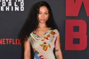 Myha'la Instagram - ladies and gentlemen.. her. 

Buss down by @codyaainey 
Beat by @tuddynana 
Snatch by @treasuresofnyc 
Genes by @beautyandthegarden 

Sos, inches got me acting different 👉🏾👈🏾🥲💗

Anywayyy sooo Leave the World Behind is in theaters now and on @netflix Dec 8