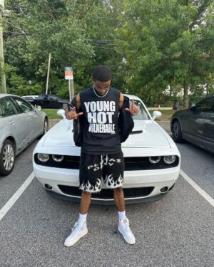 Myles Truitt Instagram - Y🙇🏾
H🔥
V✨