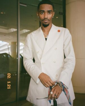 Myles Truitt Instagram - 𝘗𝘶𝘵 𝘵𝘩𝘪𝘴 𝘰𝘯 𝘣𝘪𝘭𝘭𝘣𝘰𝘢𝘳𝘥 ➶︎✍︎
𝘚𝘵𝘺𝘭𝘪𝘴𝘵: @sirwhit 
𝘚𝘩𝘰𝘵 𝘣𝘺: @veezyvizion