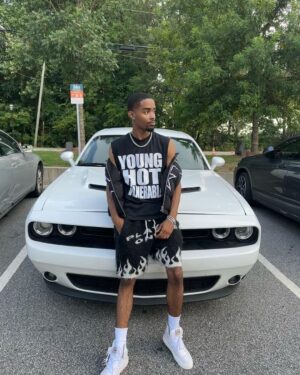 Myles Truitt Instagram - Y🙇🏾
H🔥
V✨