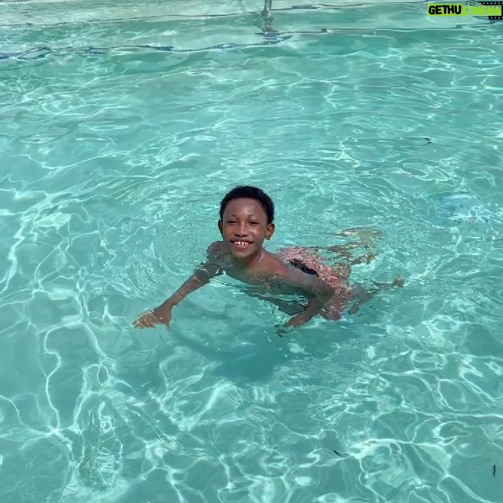 Mylo Uschold Instagram - Mime in the pool #funnykids #kidsofinstagram