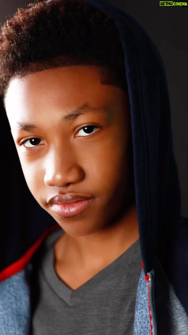 Mylo Uschold Instagram - New photoshoot got me feeling like a boss #kidstar #actor #atlanta #movie #series #sitcom