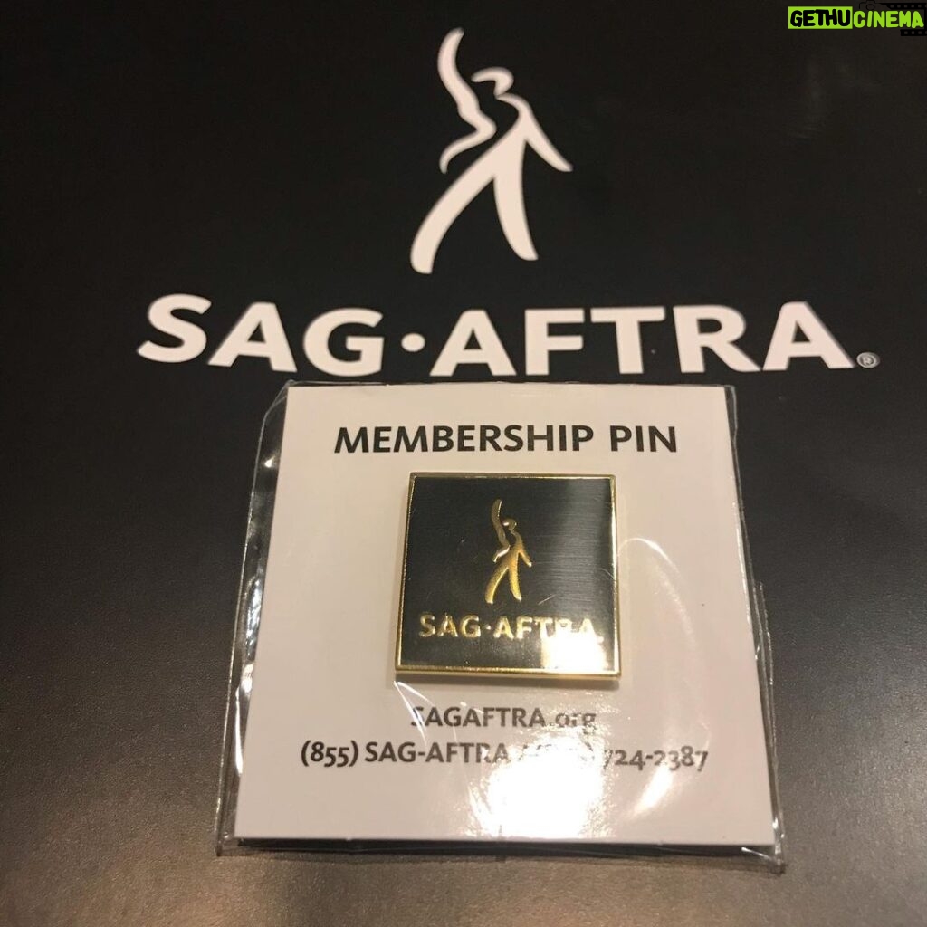 Mylo Uschold Instagram - Tag and a packet guess makes me Official!! Thank you SAG!