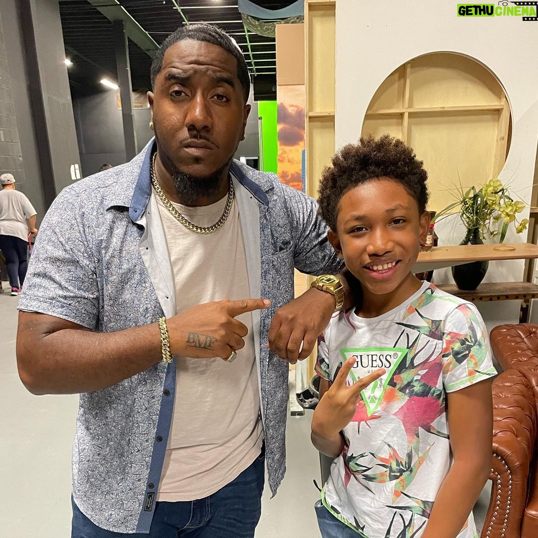 Mylo Uschold Instagram - Hanging with Uncle @elijahlamar330 from @bmfstarz at @mannrobinsonstudios We about to take over!