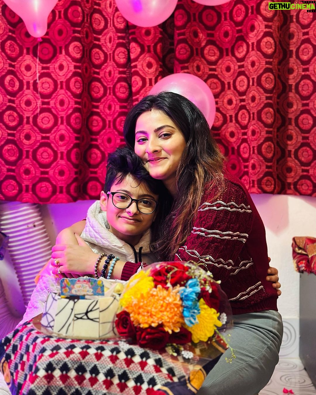 Nabanita Malakar Instagram - Happy birthday Love..🎂❤️ Words are not enough to describe my feelings for you.. you’re not my sister, you’re another part of me.. May God help you achieve everything you need.. Happy Birthday once again Bunu.. ❤️❤️❤️❤️❤️🧿🧿🧿🧿🧿 #birthday #possitivevibes #love #happiness #family #instagram #instagood #instadaily #nabanitamalakar #nabanitamalakar09 #nabanitamalakarofficial #nabanitamalakardoyel