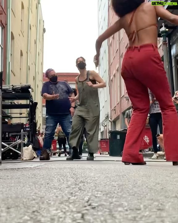 Nabiyah Be - 13.8K Likes - Episodes 7 and 8 are here and they are a RIDE. Was so special to form a little theater company with @willwisslergraham in Greece and bring 1970’s NYC to Athens! I’m so thankful that women like Simone and Bernie existed so that I - a so called liberated woman - can have access to all the tools at my disposal to make me feel safe, heard and anchored in my worth and power! Can’t wait to share more bts and dance moves of our little slice of underground revolution! @daisyjonesandthesix #daisyjonesandthesix #simonejackson